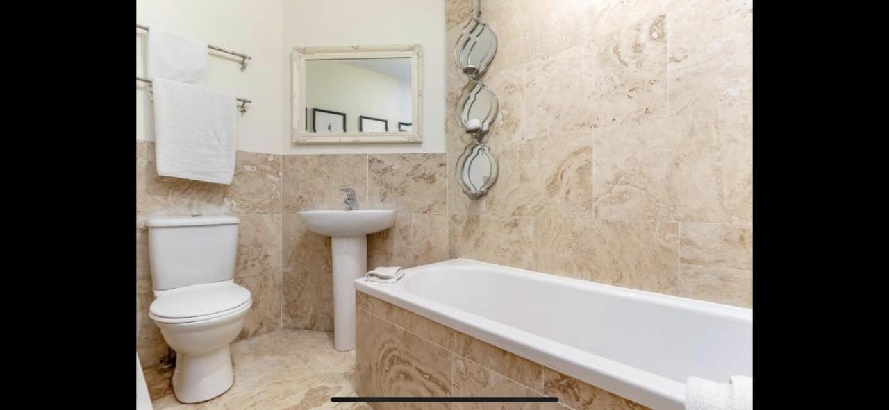 Private Apartment - 3 Bedrooms Harrogate Buitenkant foto